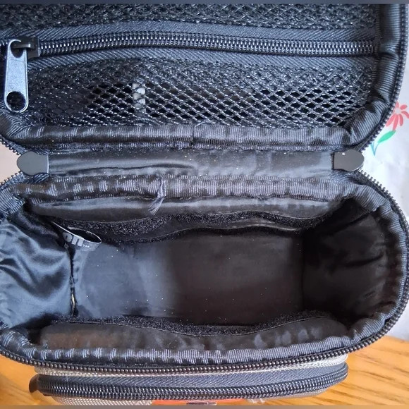 EUC Canon EOS Rebel Gii Film Camera Photography & Padded Outdoor Travel Bag